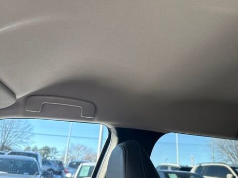 Used 2024 Mitsubishi Outlander SE image 16