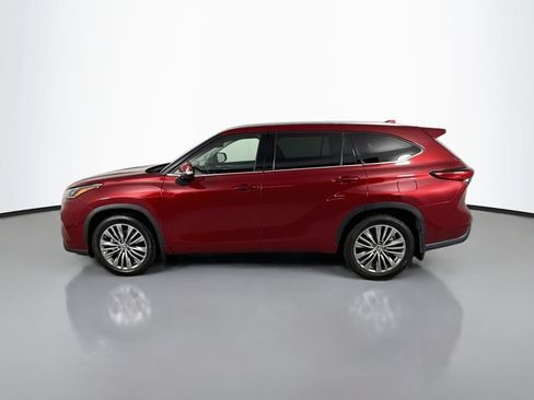 Used 2022 Toyota Highlander Platinum AWD/4WD image 2