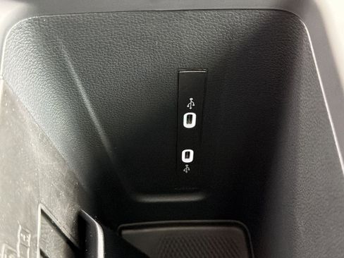New 2026 Volkswagen Tiguan SE R-Line FWD image 31