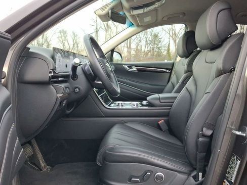 Used 2025 Genesis GV80 2.5T Standard image 17