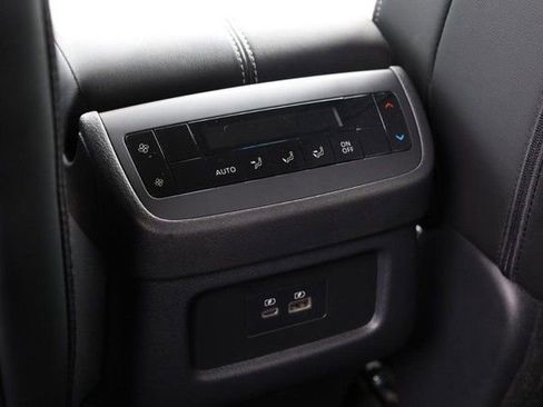 Certified 2025 Nissan Pathfinder SL AWD/4WD image 25