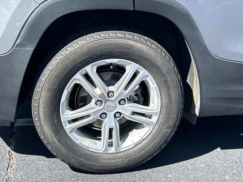 Used 2024 GMC Terrain SLE FWD image 9
