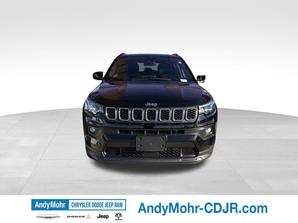 Used 2024 Jeep Compass Latitude AWD/4WD image 2