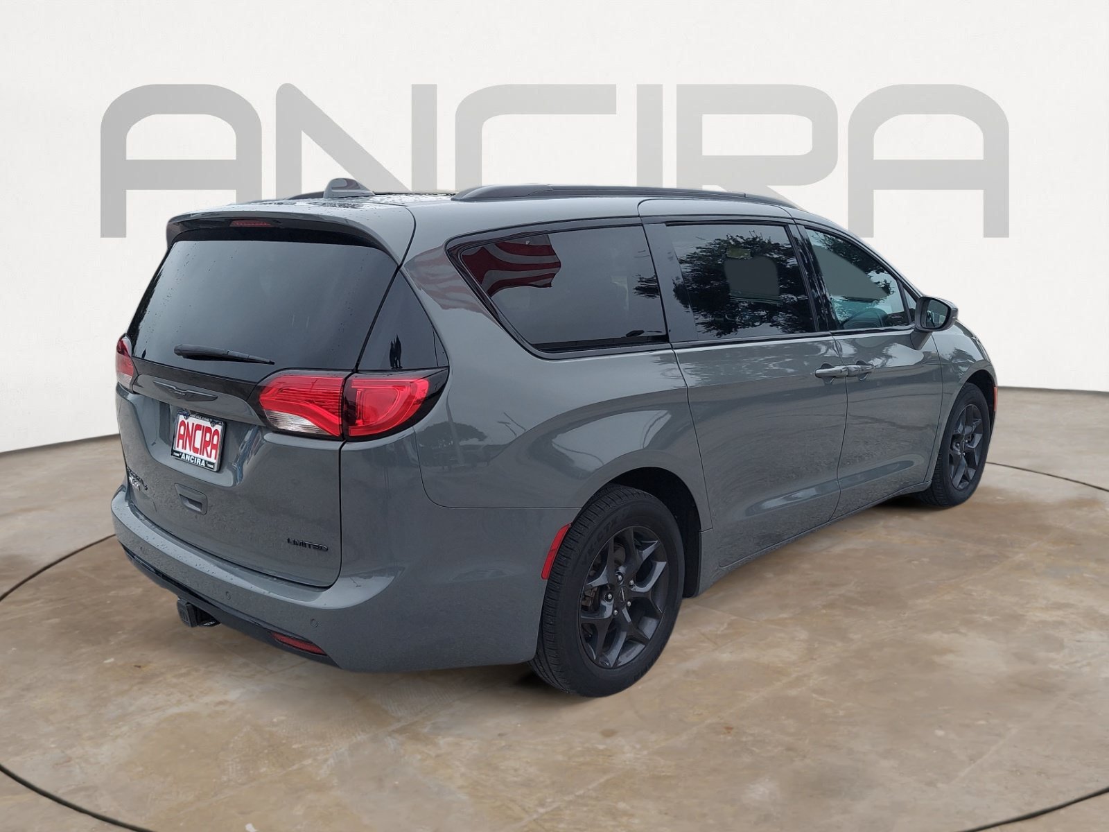 Used 2020 Chrysler Pacifica Limited w/ S Appearance Package FWD image 10