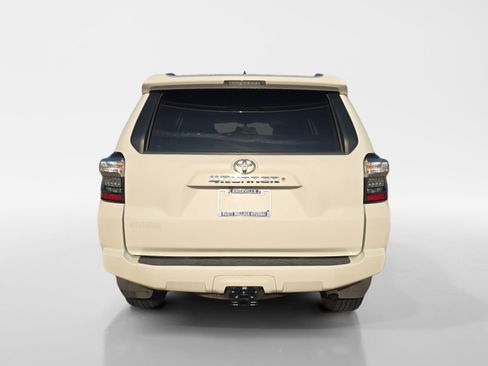 Used 2014 Toyota 4Runner SR5 AWD/4WD image 4