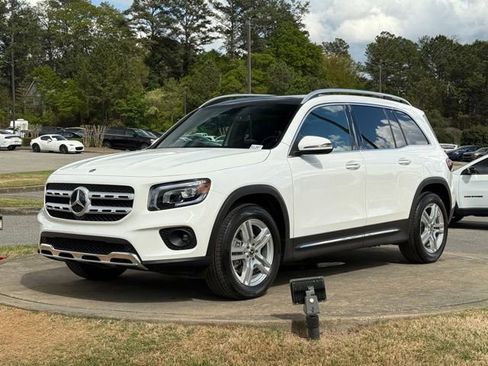 Used 2023 Mercedes-Benz GLB 250 image 3
