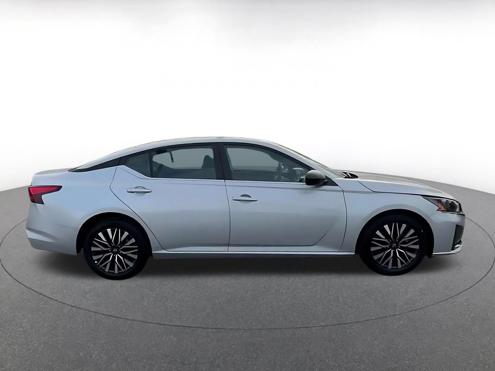 Used 2026 Nissan Altima 2.5 SV FWD image 15
