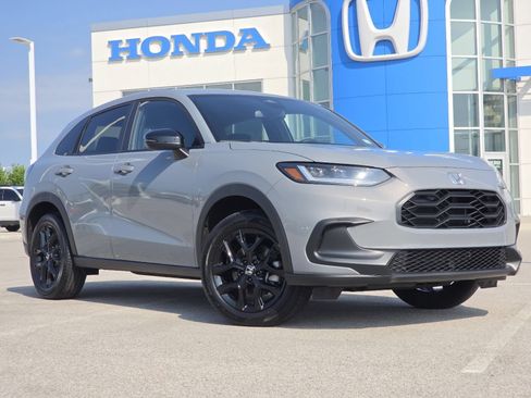 Used 2024 Honda HR-V Sport image 2