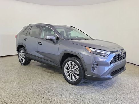 Used 2022 Toyota RAV4 XLE Premium FWD image 4