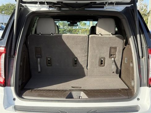 Used 2023 GMC Yukon SLT image 13