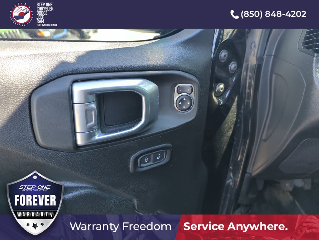 Used 2022 Jeep Wrangler Rubicon AWD/4WD image 14
