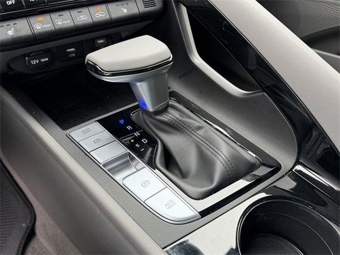 Used 2023 Hyundai Elantra SEL w/ Convenience Package image 17