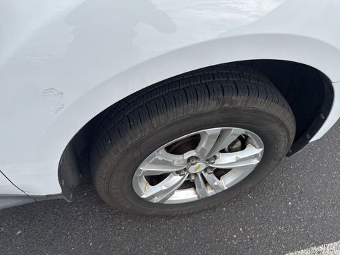 Used 2010 Chevrolet Equinox LT image 10