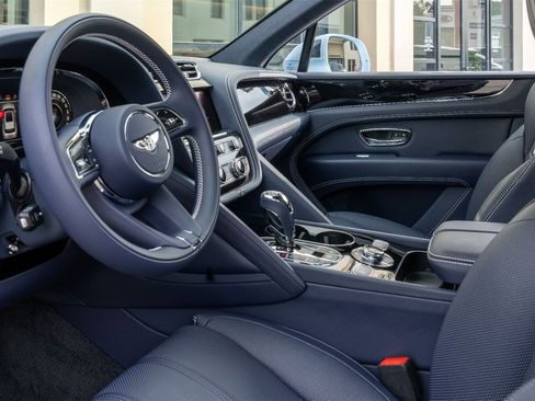 New 2025 Bentley Bentayga image 13