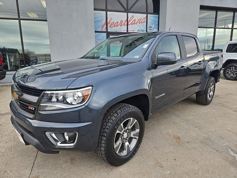 Used 2020 Chevrolet Colorado Z71 image 2