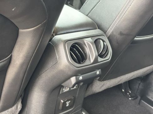 Used 2022 Jeep Wrangler Unlimited Sahara w/ Cold Weather Group image 27