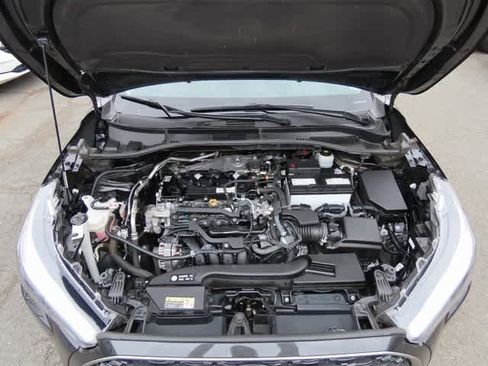 Used 2024 Toyota Corolla Cross XLE image 10
