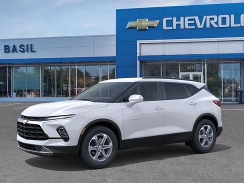New 2026 Chevrolet Blazer LT w/ Convenience Package AWD/4WD image 2