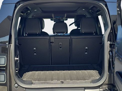New 2026 Land Rover Defender 110 X-Dynamic SE AWD/4WD image 12