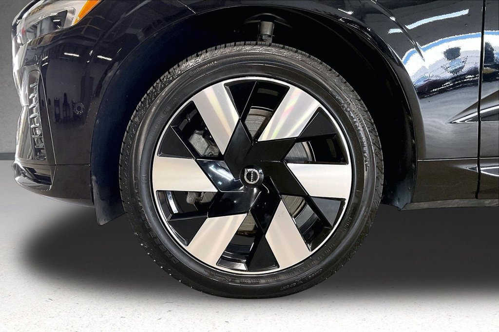 Certified 2024 Volvo XC60 T8 Plus w/ Protection Package Premier AWD/4WD image 34