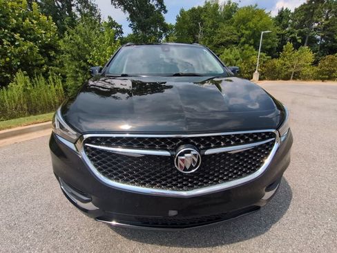 Used 2020 Buick Enclave Avenir w/ Avenir Technology Package FWD image 2