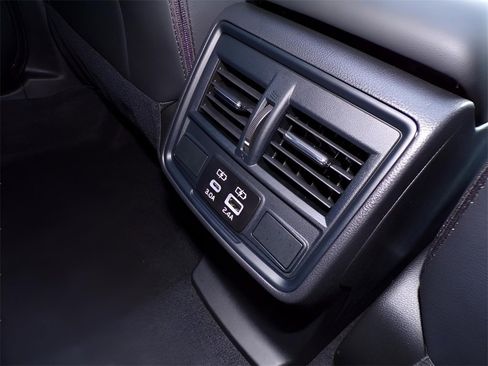 Certified 2025 Subaru Forester Premium image 10