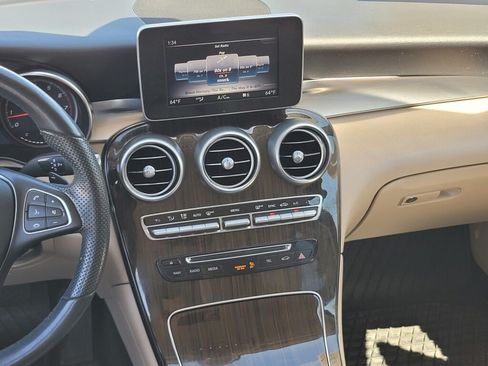 Used 2019 Mercedes-Benz GLC 300 4MATIC image 11