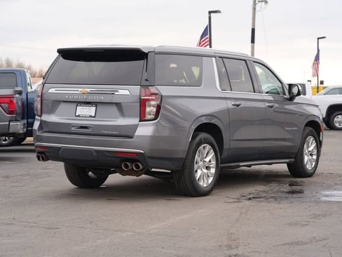 Used 2021 Chevrolet Suburban Premier w/ Premium Package AWD/4WD image 3
