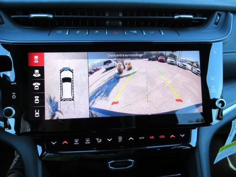 New 2026 Jeep Grand Cherokee Limited w/ Luxury Tech Group II RWD image 28