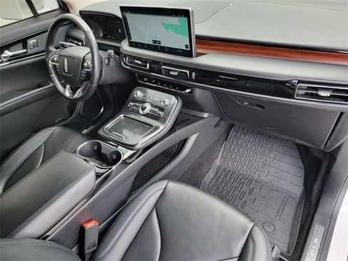 Certified 2022 Lincoln Nautilus Reserve image 25