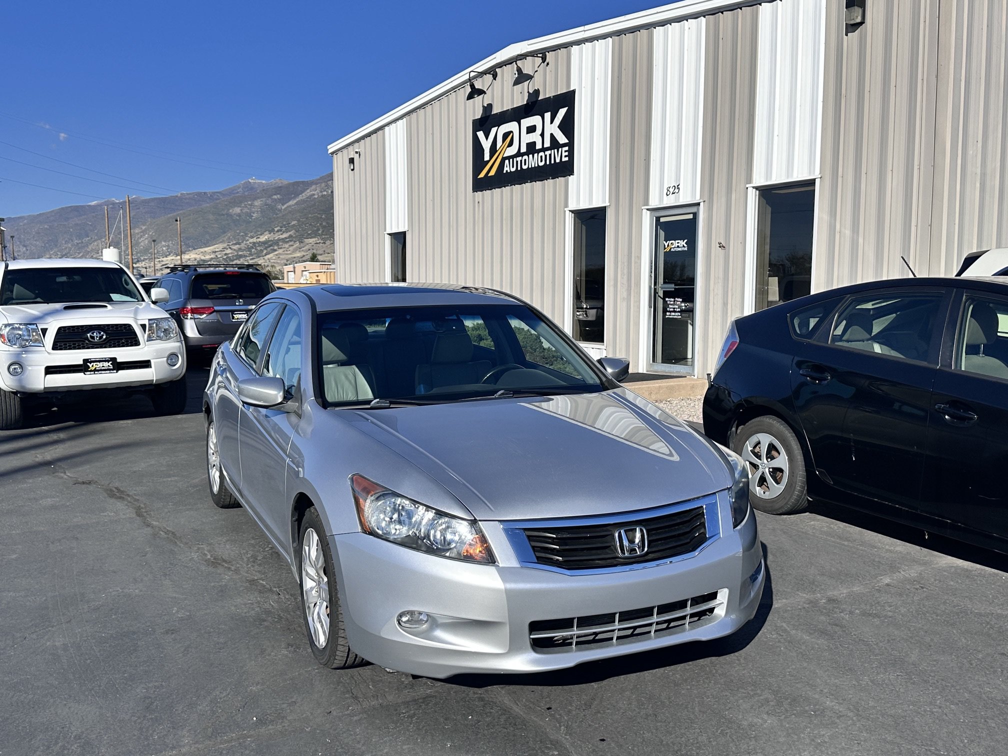 Used 2010 Honda Accord EX-L image 1