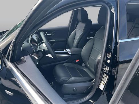 Used 2025 Mercedes-Benz GLC 350e 4MATIC w/ Driver Assistance Package image 8