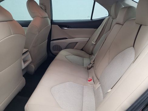 Used 2019 Toyota Camry LE FWD image 18