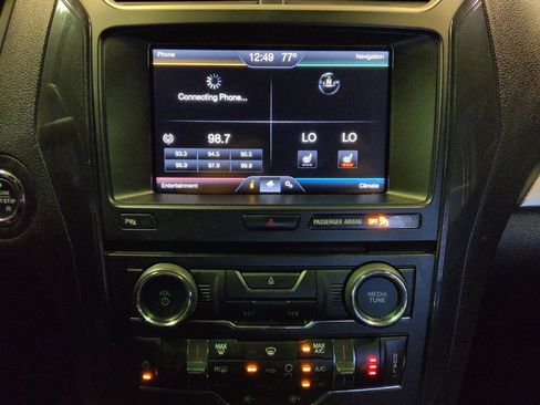 Used 2016 Ford Explorer XLT w/ Equipment Group 202A AWD/4WD image 25