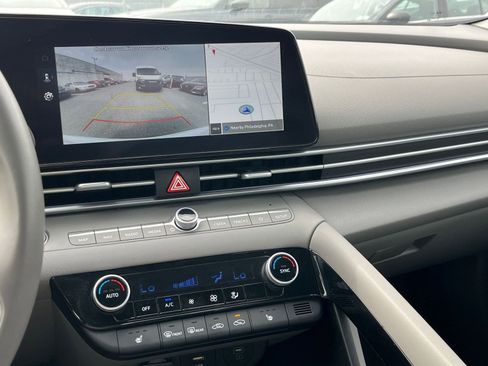 Used 2025 Hyundai Elantra SEL FWD image 20