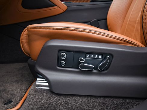 Certified 2022 Bentley Bentayga image 43