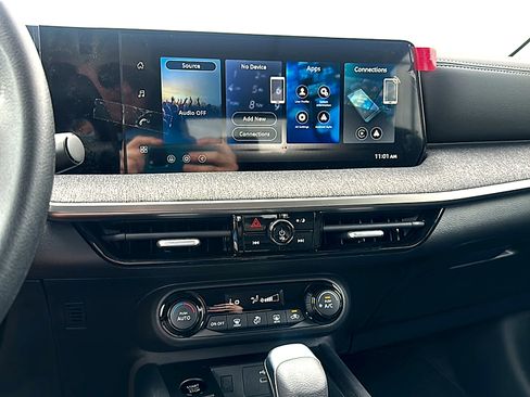 New 2026 Nissan Kicks SV image 21