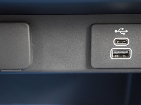 New 2025 Ford Maverick XLT w/ XLT Luxury Package image 16