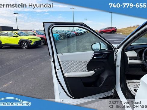 Used 2022 Mitsubishi Outlander SEL image 13