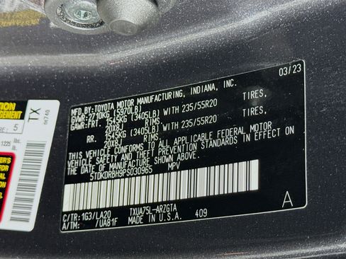Used 2023 Toyota Highlander Platinum AWD/4WD image 32
