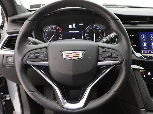 Used 2025 Cadillac XT6 Premium Luxury image 20