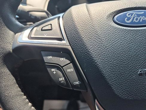 Used 2020 Ford Edge SEL w/ Cold Weather Package AWD/4WD image 17