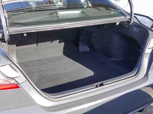 Used 2025 Toyota Camry SE image 25