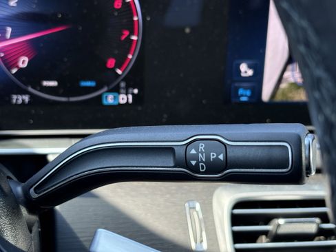 Used 2024 Mercedes-Benz GLE 350 4MATIC image 25