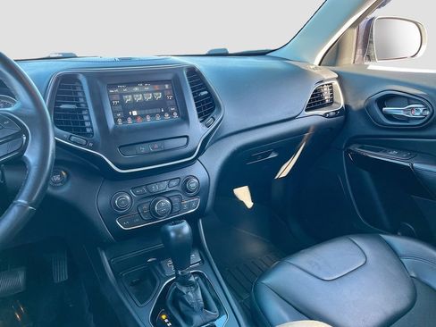 Certified 2019 Jeep Cherokee Latitude Plus image 21