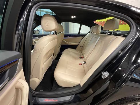 Used 2018 BMW 530i w/ Premium Package RWD image 19