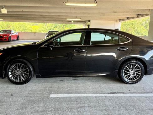Used 2018 Lexus ES 350 w/ Navigation System Package FWD image 2
