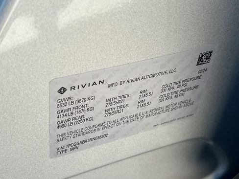Used 2024 Rivian R1S Adventure AWD/4WD image 35