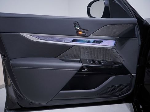 New 2026 BMW i7 eDrive50 w/ M Sport Package image 16