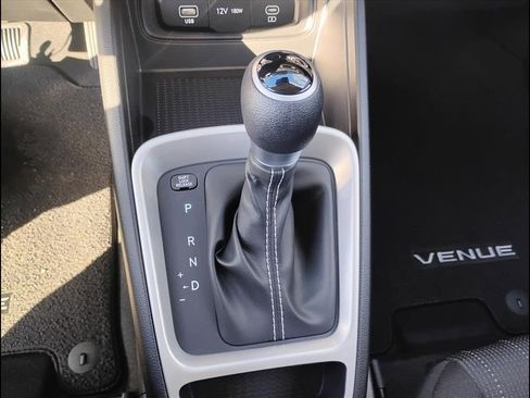 New 2026 Hyundai Venue SE image 30